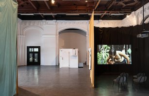 Ausstellungsansicht – Temporary Bodies, 29.11.2025–1.3.2026