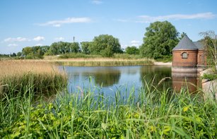 Schieberhäuschen mit Filterbecken auf Kaltehofe
