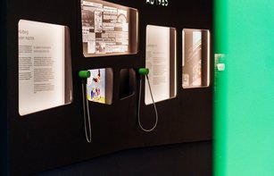 Foto von Ausstellungsobjekten in der neuen Ausstellung „Abfall im Wandel"